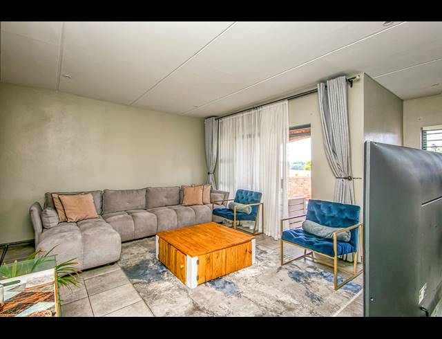 3 BEDROOM TOWNHOUSE TO LET IN BROMHOF